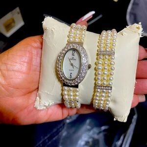Croton white pearls with silver watch
